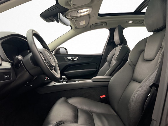 Volvo XC60 12 of 30