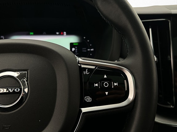 Volvo XC60 18 of 30