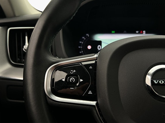 Volvo XC60 16 of 30