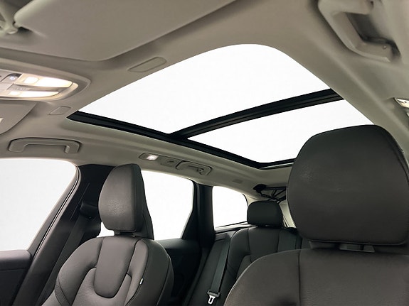 Volvo XC60 13 of 30