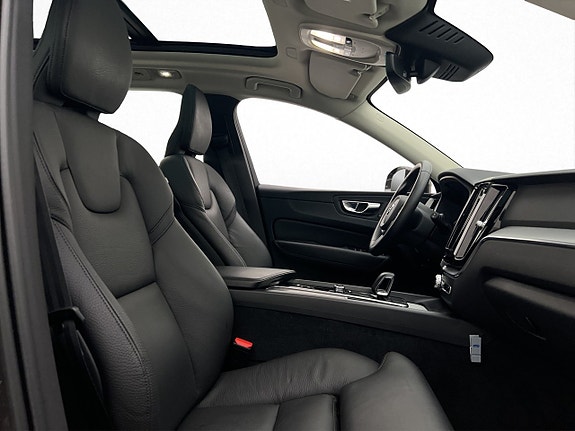 Volvo XC60 30 of 30
