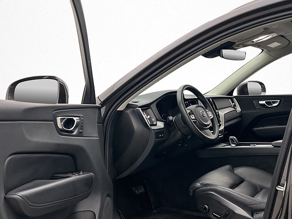 Volvo XC60 11 of 30
