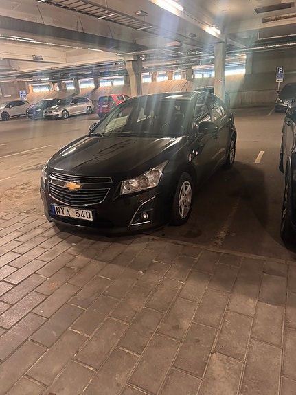 Chevrolet Cruze 2 of 6
