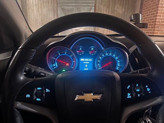 Chevrolet Cruze 5 of 6
