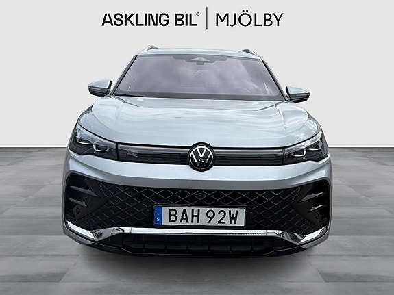 Volkswagen Tiguan 5 of 25