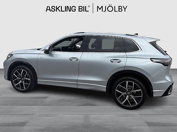 Volkswagen Tiguan 3 of 25