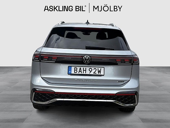 Volkswagen Tiguan 4 of 25