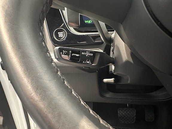Porsche Cayenne 18 of 30