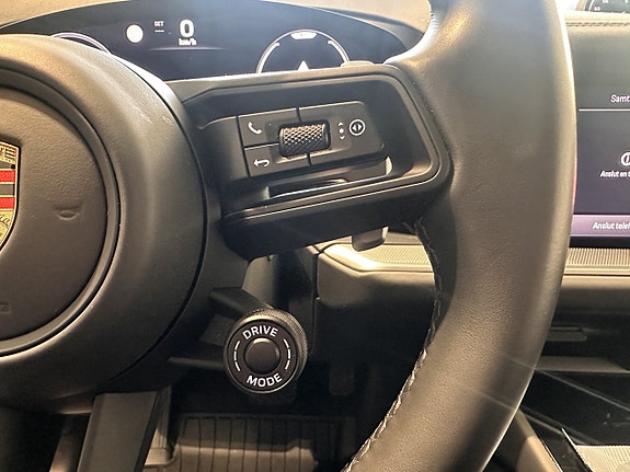 Porsche Cayenne 16 of 30