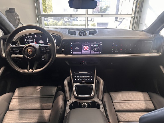 Porsche Cayenne 19 of 30