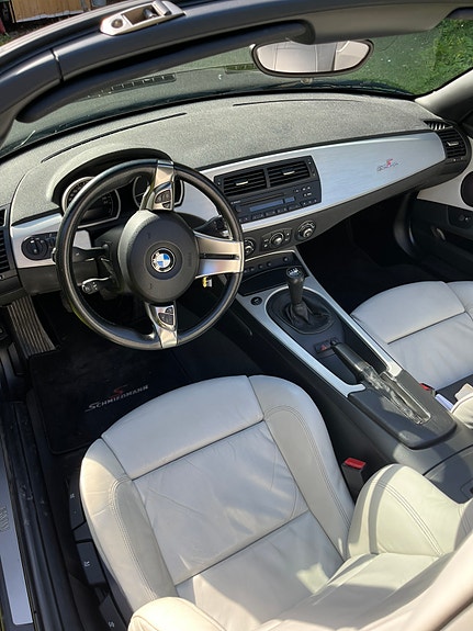 BMW Z4 3 of 8