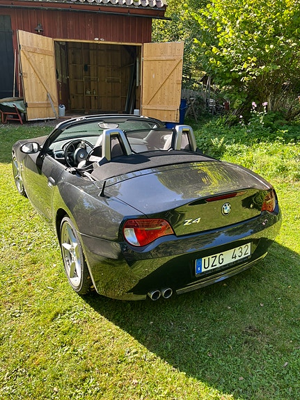 BMW Z4 2 of 8