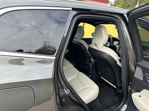 Volvo XC60 18 of 24