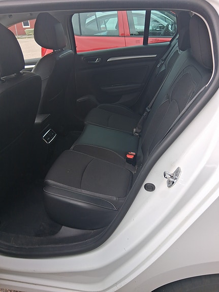Renault Megane E-Tech 7 of 10