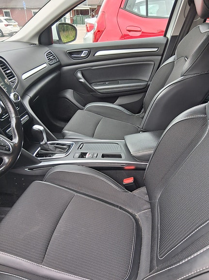 Renault Megane E-Tech 6 of 10