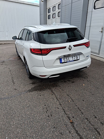 Renault Megane E-Tech 4 of 10