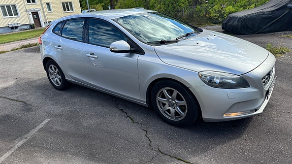 Volvo V40 3 of 7