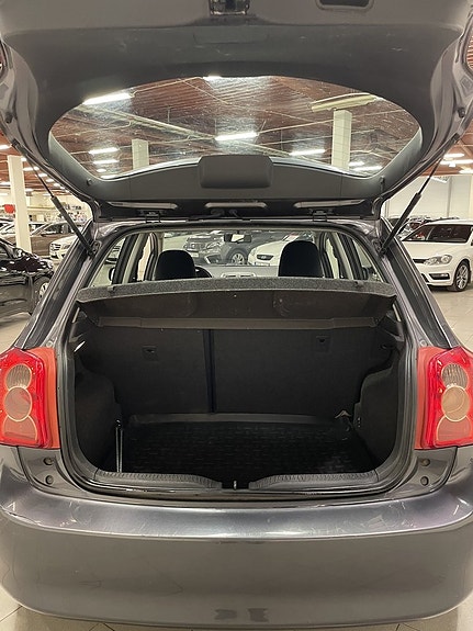Toyota Auris 4 of 5