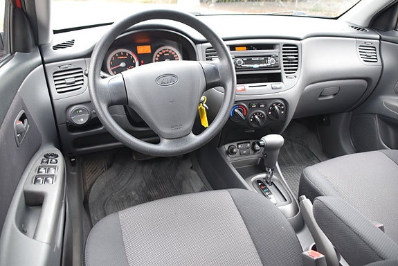 Kia Rio 7 of 20