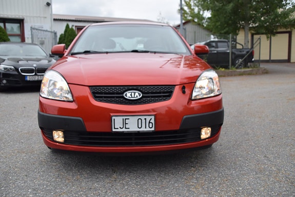 Kia Rio 2 of 20