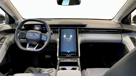 Ford Explorer 4 of 9