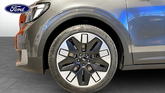Ford Explorer 9 of 9