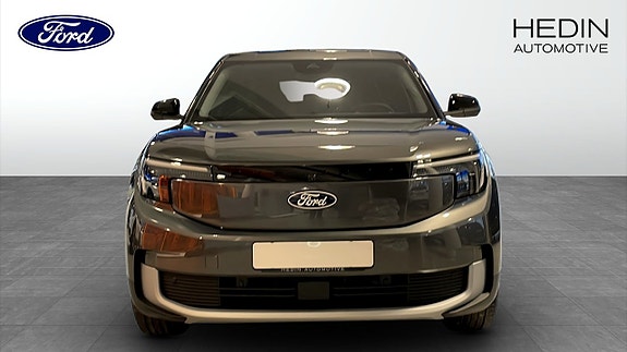 Ford Explorer 8 of 9