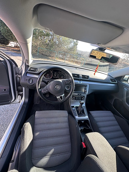 Volkswagen Passat 3 of 3