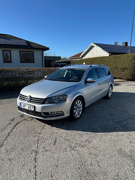 Volkswagen Passat 2 of 3