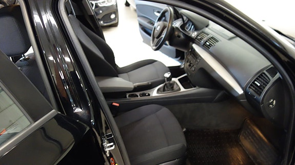 BMW 118d 11 of 13