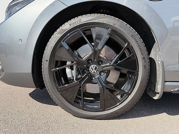 Volkswagen Passat 8 of 17
