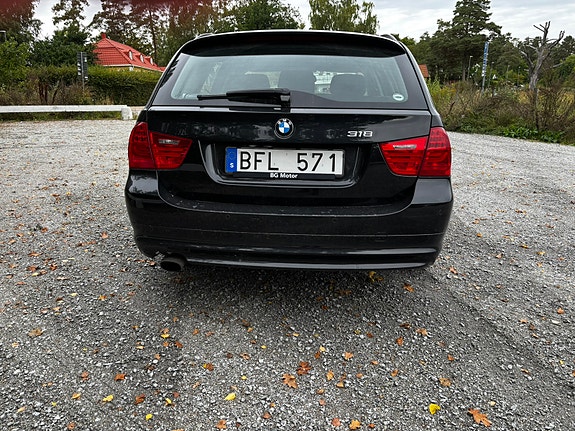 BMW 318i 4 of 9