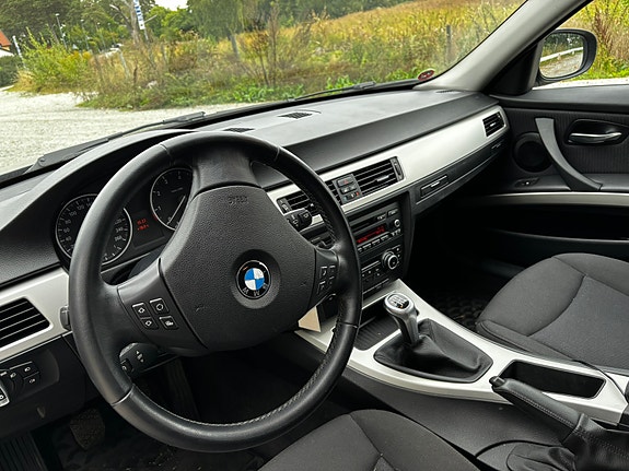 BMW 318i 5 of 9