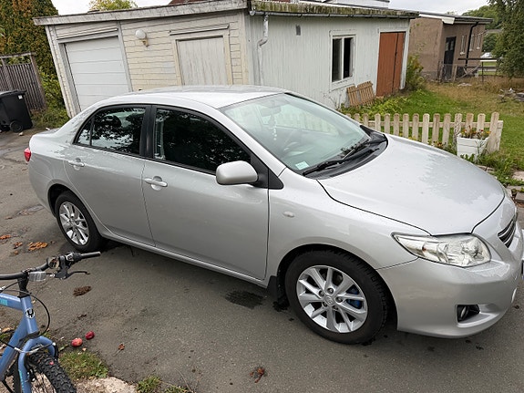 Toyota Corolla 3 of 6