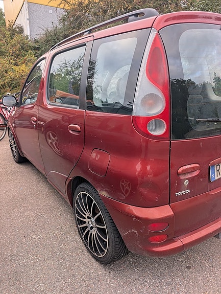 Toyota Yaris Verso 5 of 11