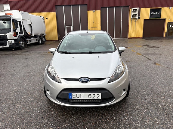 Ford Fiesta 6 of 12