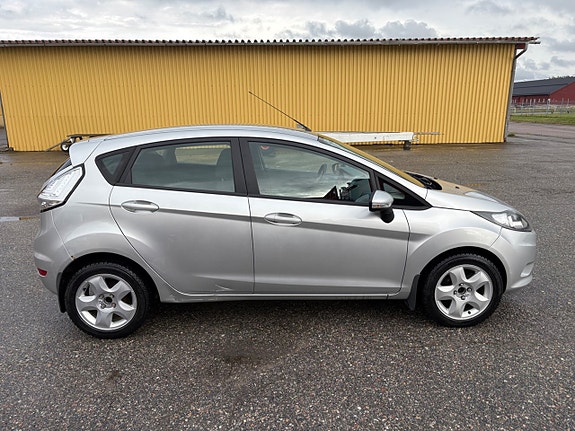 Ford Fiesta 4 of 12