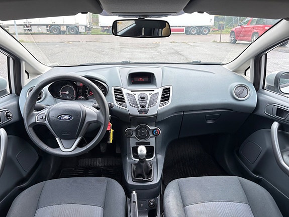 Ford Fiesta 7 of 12