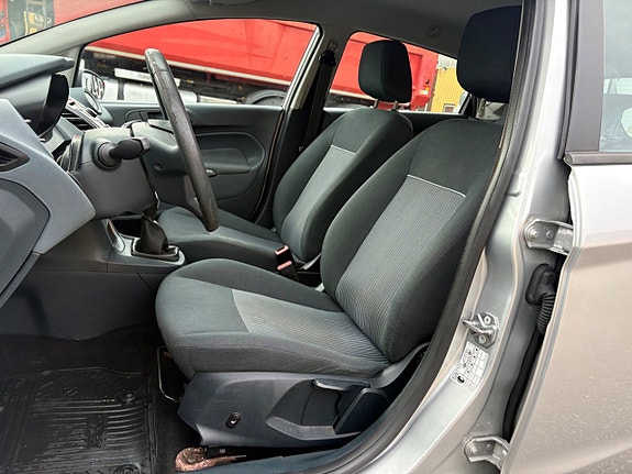 Ford Fiesta 10 of 12