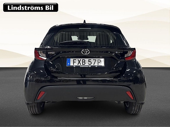 Toyota Yaris 8 of 21
