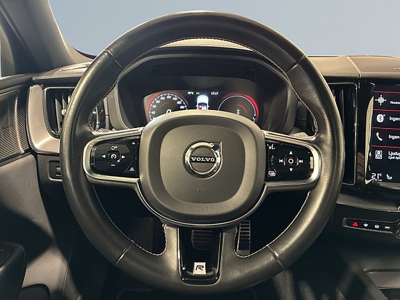 Volvo XC60 9 of 24