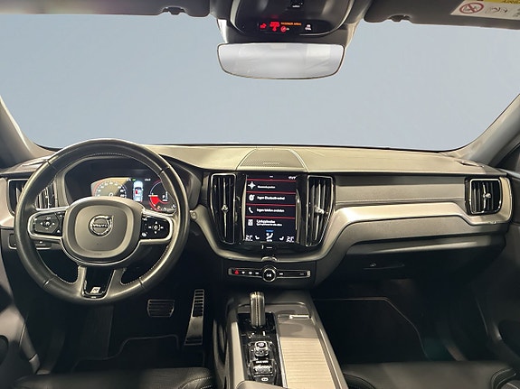 Volvo XC60 8 of 24