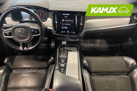 Volvo S90 10 of 26