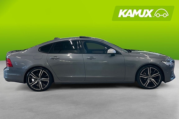 Volvo S90 2 of 26