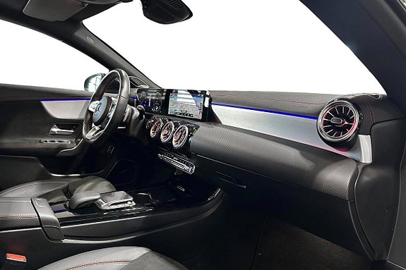 Mercedes-Benz CLA180 23 of 26