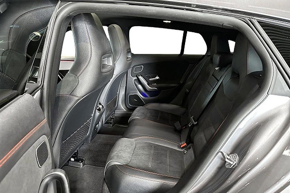 Mercedes-Benz CLA180 20 of 26