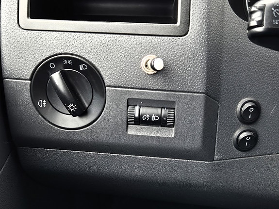 Volkswagen Caravelle 13 of 22