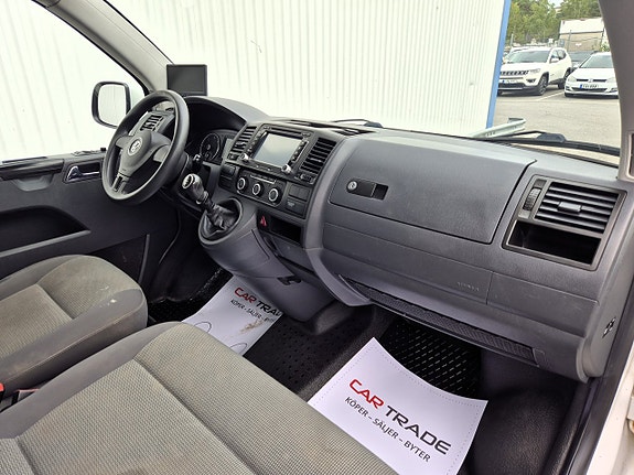 Volkswagen Caravelle 17 of 22