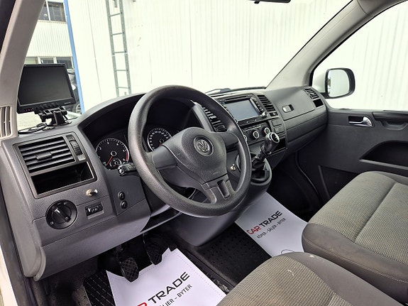 Volkswagen Caravelle 14 of 22