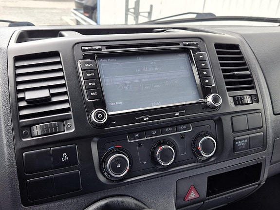 Volkswagen Caravelle 16 of 22